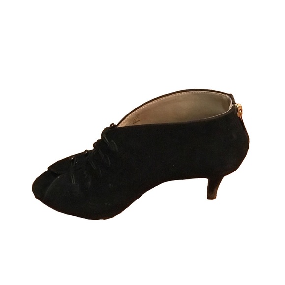 Adrienne Vittadini Heeled Ankle Booties - Picture 2 of 6